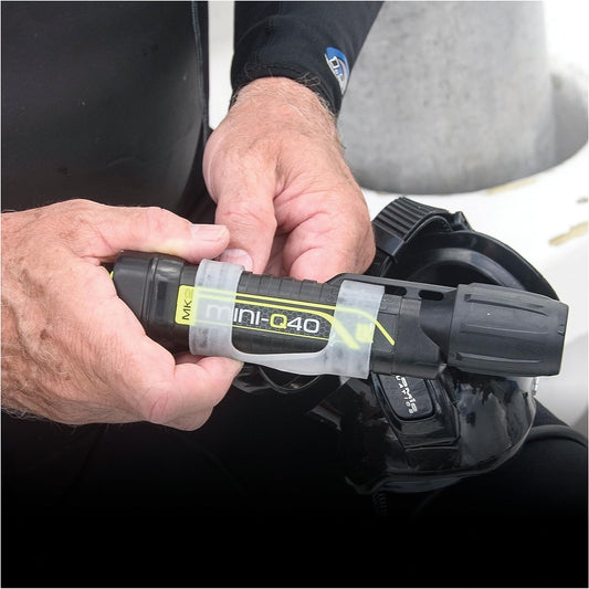 MiniQ40 MK2 Dive Light by Underwater Kinetics: Illuminate Your Dive with 250 Lumens!